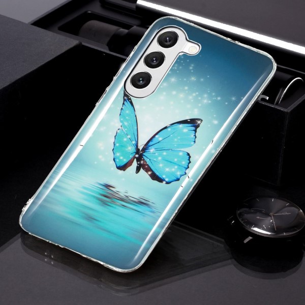 Kryt na Samsung Galaxy S23 svítící Motýl a hvězdy