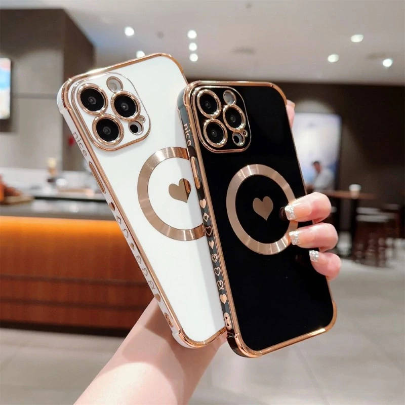 Kryt na iPhone 15 Pro Srdíčko s podporou MagSafe černý