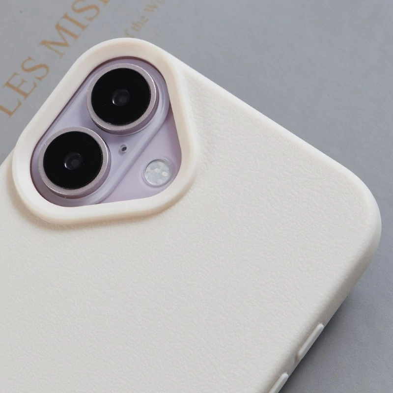 Kryt na iPhone 16 gumový Litchi bílý