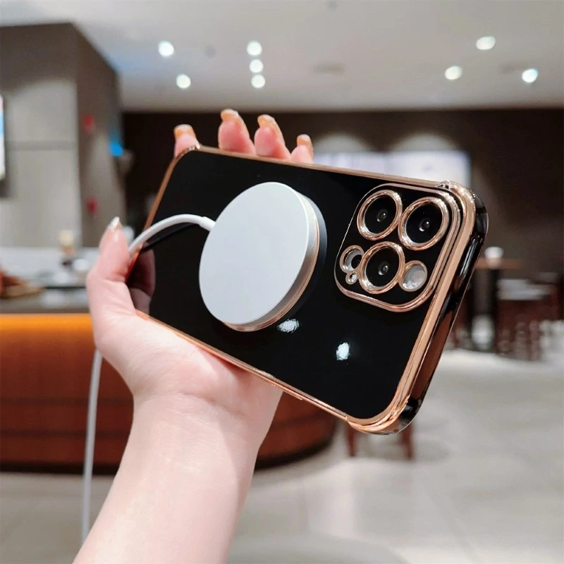 Kryt na iPhone 15 Pro Srdíčko s podporou MagSafe černý