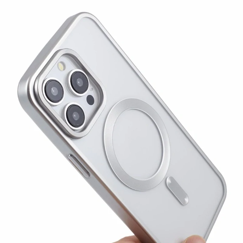 Kryt na iPhone 15 Pro Max gumový s podporou MagSafe stříbrný