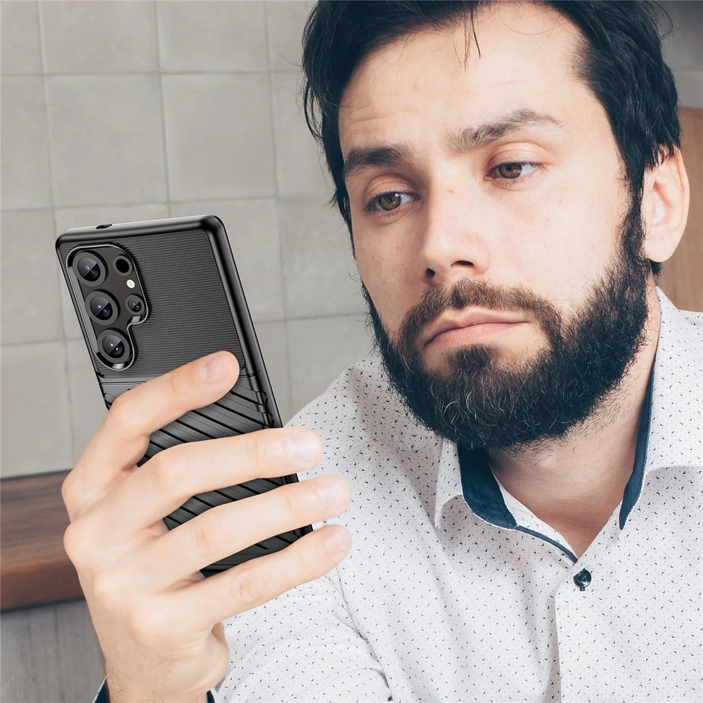 Kryt na Samsung Galaxy S25 Ultra lines černý