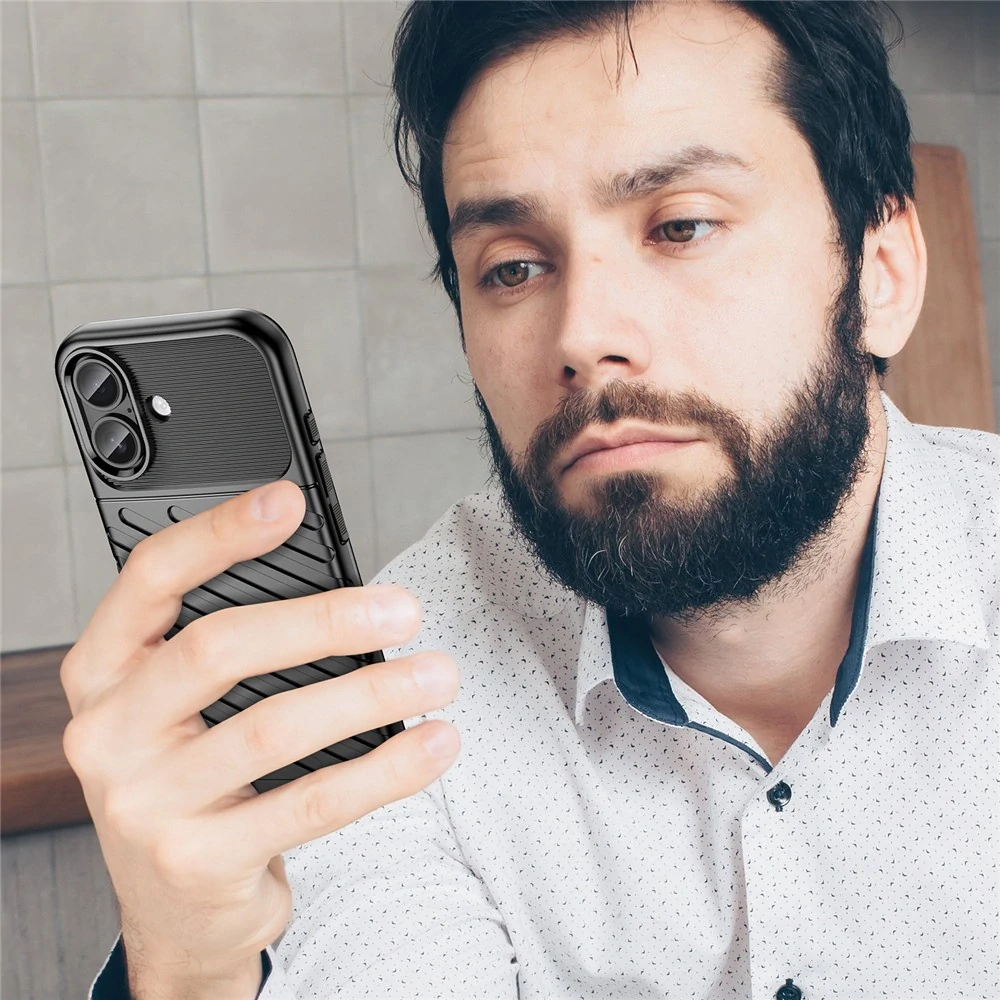 Kryt na iPhone 17 Gumový Lines černý